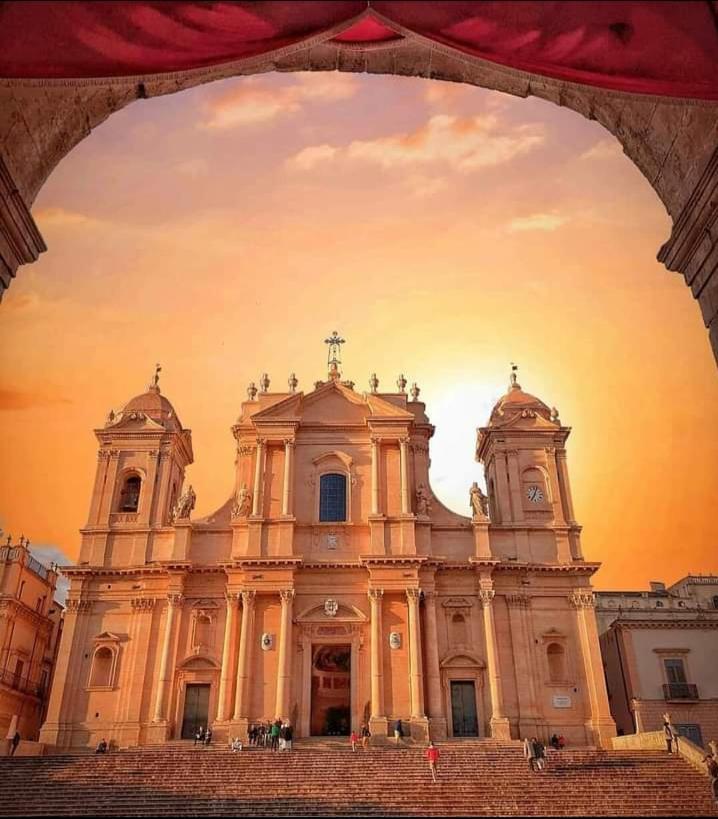 Il Sole Del Mediterraneo Noto Luaran gambar